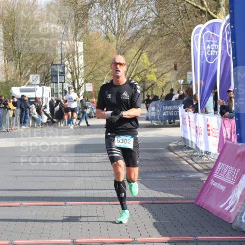12.04.2026 - 45. Internationalen Wilhelmsburger Insellauf Strokosch-Dieckow http://msf.ph/oto/9451611 12.04.2026 10:16:05 Ziel 5302 meine-sportfotos.de