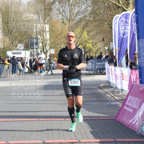12.04.2026 - 45. Internationalen Wilhelmsburger Insellauf Strokosch-Dieckow http://msf.ph/oto/9451612 12.04.2026 10:16:06 Ziel 5302 meine-sportfotos.de