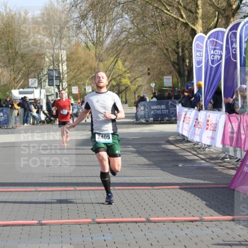 12.04.2026 - 45. Internationalen Wilhelmsburger Insellauf Strokosch-Dieckow http://msf.ph/oto/9451625 12.04.2026 10:16:22 Ziel 2405 meine-sportfotos.de