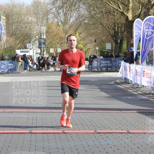 12.04.2026 - 45. Internationalen Wilhelmsburger Insellauf Strokosch-Dieckow http://msf.ph/oto/9451638 12.04.2026 10:16:27 Ziel 2405, 3685 meine-sportfotos.de
