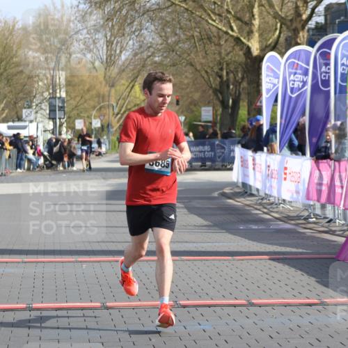 12.04.2026 - 45. Internationalen Wilhelmsburger Insellauf Strokosch-Dieckow http://msf.ph/oto/9451645 12.04.2026 10:16:27 Ziel 2405, 3685 meine-sportfotos.de