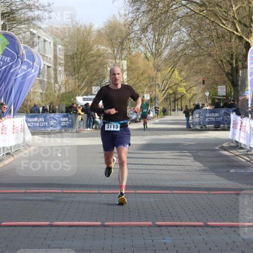 12.04.2026 - 45. Internationalen Wilhelmsburger Insellauf Strokosch-Dieckow http://msf.ph/oto/9451648 12.04.2026 10:16:38 Ziel 3113 meine-sportfotos.de