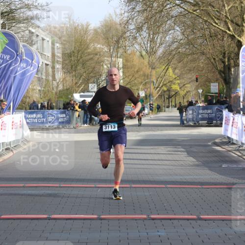 12.04.2026 - 45. Internationalen Wilhelmsburger Insellauf Strokosch-Dieckow http://msf.ph/oto/9451649 12.04.2026 10:16:38 Ziel 3113 meine-sportfotos.de