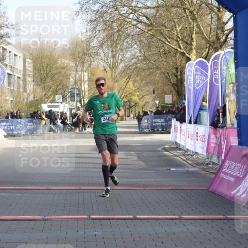 12.04.2026 - 45. Internationalen Wilhelmsburger Insellauf Strokosch-Dieckow http://msf.ph/oto/9451661 12.04.2026 10:16:48 Ziel 2487 meine-sportfotos.de