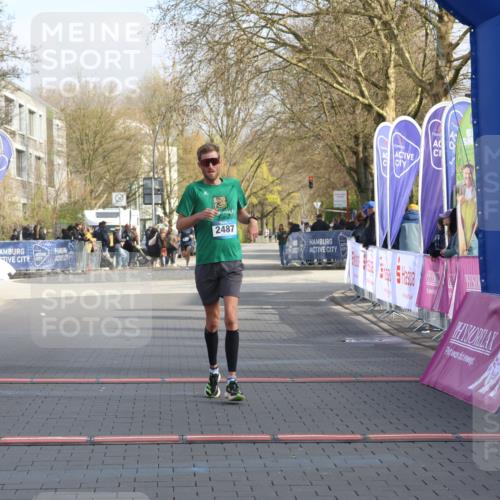 12.04.2026 - 45. Internationalen Wilhelmsburger Insellauf Strokosch-Dieckow http://msf.ph/oto/9451664 12.04.2026 10:16:49 Ziel 2487 meine-sportfotos.de