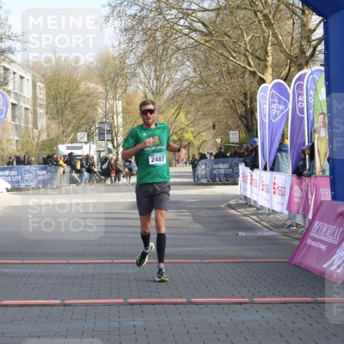 12.04.2026 - 45. Internationalen Wilhelmsburger Insellauf Strokosch-Dieckow http://msf.ph/oto/9451666 12.04.2026 10:16:49 Ziel 2487 meine-sportfotos.de