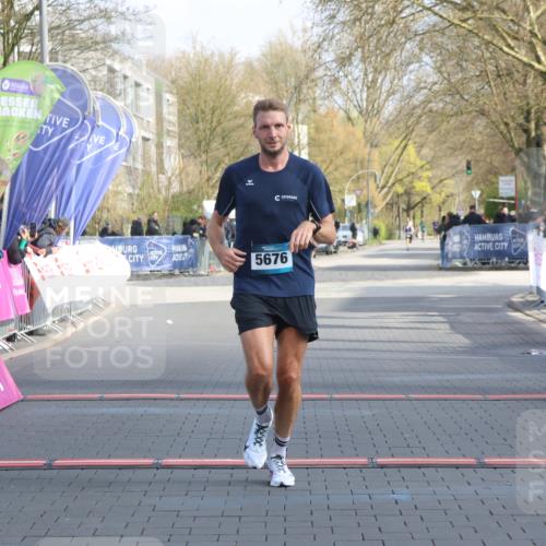 12.04.2026 - 45. Internationalen Wilhelmsburger Insellauf Strokosch-Dieckow http://msf.ph/oto/9451680 12.04.2026 10:17:02 Ziel 5676 meine-sportfotos.de