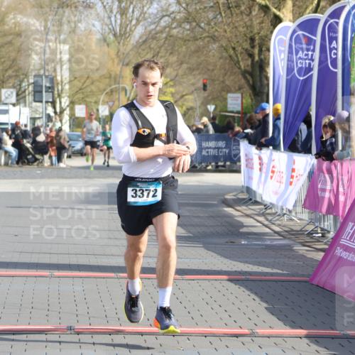 12.04.2026 - 45. Internationalen Wilhelmsburger Insellauf Strokosch-Dieckow http://msf.ph/oto/9451692 12.04.2026 10:17:24 Ziel 3372 meine-sportfotos.de