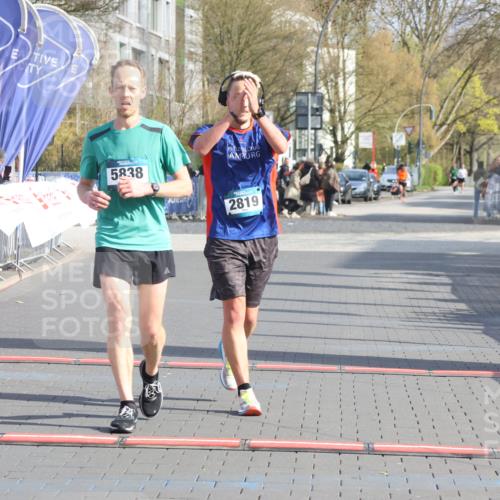 12.04.2026 - 45. Internationalen Wilhelmsburger Insellauf Strokosch-Dieckow http://msf.ph/oto/9451712 12.04.2026 10:17:42 Ziel 5838, 2819 meine-sportfotos.de