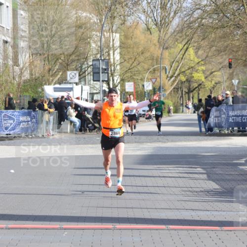 12.04.2026 - 45. Internationalen Wilhelmsburger Insellauf Strokosch-Dieckow http://msf.ph/oto/9451718 12.04.2026 10:18:01 Ziel 2866 meine-sportfotos.de