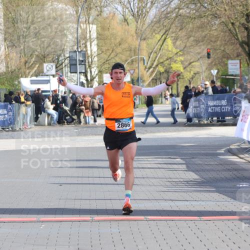 12.04.2026 - 45. Internationalen Wilhelmsburger Insellauf Strokosch-Dieckow http://msf.ph/oto/9451728 12.04.2026 10:18:03 Ziel 2866 meine-sportfotos.de