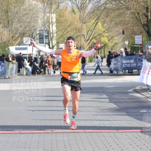 12.04.2026 - 45. Internationalen Wilhelmsburger Insellauf Strokosch-Dieckow http://msf.ph/oto/9451731 12.04.2026 10:18:03 Ziel 2866 meine-sportfotos.de