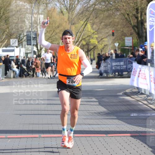 12.04.2026 - 45. Internationalen Wilhelmsburger Insellauf Strokosch-Dieckow http://msf.ph/oto/9451742 12.04.2026 10:18:04 Ziel 2866 meine-sportfotos.de