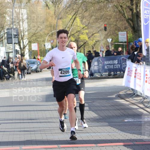 12.04.2026 - 45. Internationalen Wilhelmsburger Insellauf Strokosch-Dieckow http://msf.ph/oto/9451751 12.04.2026 10:18:11 Ziel 4205, 3682, 4475 meine-sportfotos.de