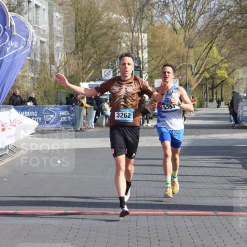12.04.2026 - 45. Internationalen Wilhelmsburger Insellauf Strokosch-Dieckow http://msf.ph/oto/9451766 12.04.2026 10:18:45 Ziel 3262, 5554 meine-sportfotos.de
