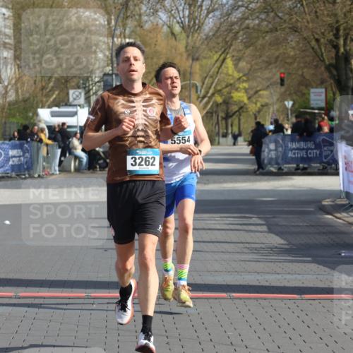 12.04.2026 - 45. Internationalen Wilhelmsburger Insellauf Strokosch-Dieckow http://msf.ph/oto/9451773 12.04.2026 10:18:46 Ziel 3262, 5554 meine-sportfotos.de