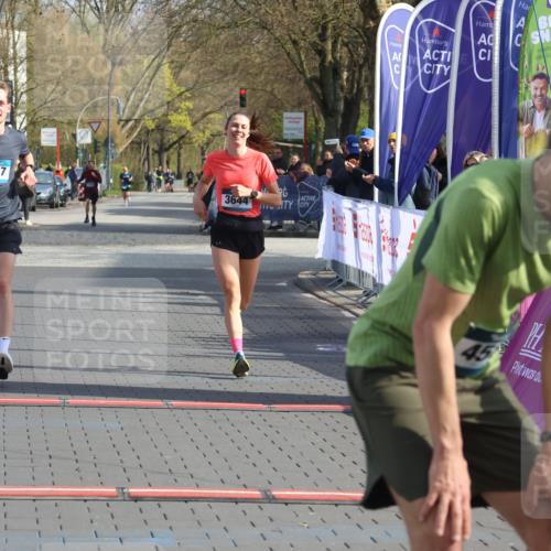 12.04.2026 - 45. Internationalen Wilhelmsburger Insellauf Strokosch-Dieckow http://msf.ph/oto/9451798 12.04.2026 10:19:08 Ziel 4733, 4583, 4117, 3644 meine-sportfotos.de