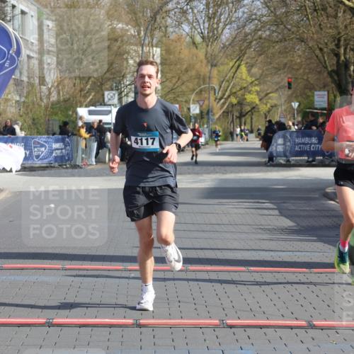12.04.2026 - 45. Internationalen Wilhelmsburger Insellauf Strokosch-Dieckow http://msf.ph/oto/9451802 12.04.2026 10:19:10 Ziel 4117, 3644 meine-sportfotos.de