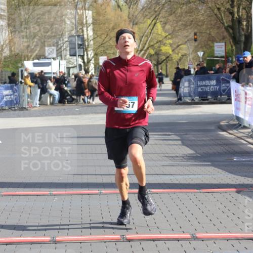 12.04.2026 - 45. Internationalen Wilhelmsburger Insellauf Strokosch-Dieckow http://msf.ph/oto/9451813 12.04.2026 10:19:23 Ziel 2757 meine-sportfotos.de