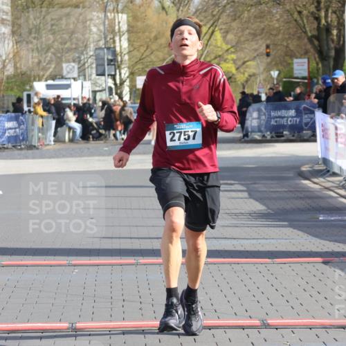 12.04.2026 - 45. Internationalen Wilhelmsburger Insellauf Strokosch-Dieckow http://msf.ph/oto/9451819 12.04.2026 10:19:24 Ziel 2757 meine-sportfotos.de