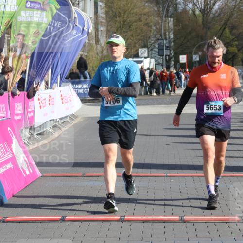 12.04.2026 - 45. Internationalen Wilhelmsburger Insellauf Strokosch-Dieckow http://msf.ph/oto/9451823 12.04.2026 10:32:01 Ziel 2780, 5653, 3706 meine-sportfotos.de