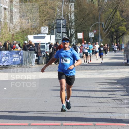 12.04.2026 - 45. Internationalen Wilhelmsburger Insellauf Strokosch-Dieckow http://msf.ph/oto/9451844 12.04.2026 10:32:16 Ziel 4791 meine-sportfotos.de