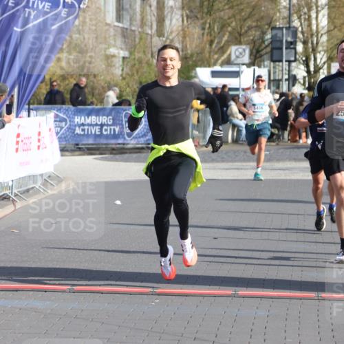 12.04.2026 - 45. Internationalen Wilhelmsburger Insellauf Strokosch-Dieckow http://msf.ph/oto/9451849 12.04.2026 10:19:43 Ziel 2671, 2549, 3289 meine-sportfotos.de