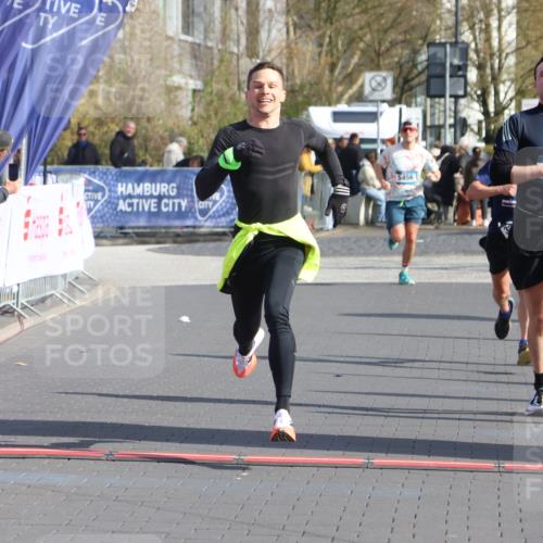12.04.2026 - 45. Internationalen Wilhelmsburger Insellauf Strokosch-Dieckow http://msf.ph/oto/9451850 12.04.2026 10:19:43 Ziel 2671, 2549, 3289 meine-sportfotos.de