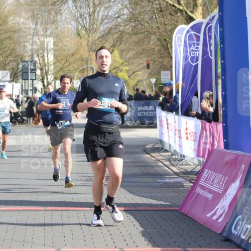 12.04.2026 - 45. Internationalen Wilhelmsburger Insellauf Strokosch-Dieckow http://msf.ph/oto/9451853 12.04.2026 10:19:45 Ziel 2671, 2549, 3289, 5456, 2789 meine-sportfotos.de
