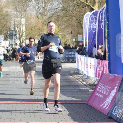 12.04.2026 - 45. Internationalen Wilhelmsburger Insellauf Strokosch-Dieckow http://msf.ph/oto/9451855 12.04.2026 10:19:45 Ziel 2671, 2549, 3289, 5456, 2789 meine-sportfotos.de