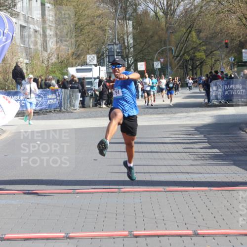 12.04.2026 - 45. Internationalen Wilhelmsburger Insellauf Strokosch-Dieckow http://msf.ph/oto/9451860 12.04.2026 10:32:16 Ziel 4791 meine-sportfotos.de