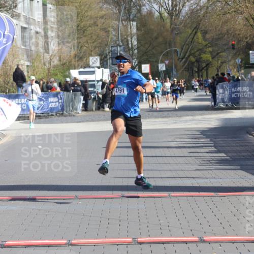 12.04.2026 - 45. Internationalen Wilhelmsburger Insellauf Strokosch-Dieckow http://msf.ph/oto/9451862 12.04.2026 10:32:16 Ziel 4791 meine-sportfotos.de
