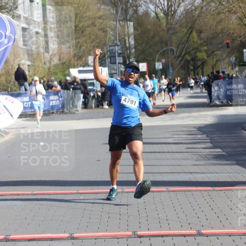 12.04.2026 - 45. Internationalen Wilhelmsburger Insellauf Strokosch-Dieckow http://msf.ph/oto/9451870 12.04.2026 10:32:16 Ziel 4791 meine-sportfotos.de
