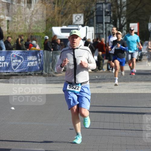 12.04.2026 - 45. Internationalen Wilhelmsburger Insellauf Strokosch-Dieckow http://msf.ph/oto/9451881 12.04.2026 10:32:22 Ziel 5522 meine-sportfotos.de