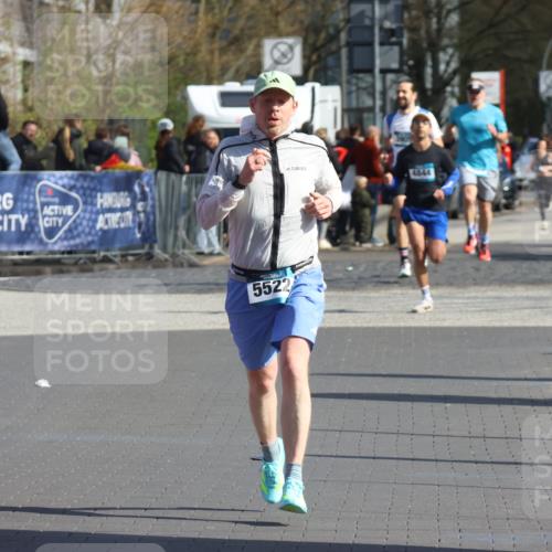 12.04.2026 - 45. Internationalen Wilhelmsburger Insellauf Strokosch-Dieckow http://msf.ph/oto/9451884 12.04.2026 10:32:22 Ziel 5522 meine-sportfotos.de