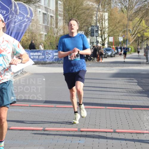 12.04.2026 - 45. Internationalen Wilhelmsburger Insellauf Strokosch-Dieckow http://msf.ph/oto/9451885 12.04.2026 10:19:49 Ziel 2671, 2549, 3289, 5456, 2789 meine-sportfotos.de