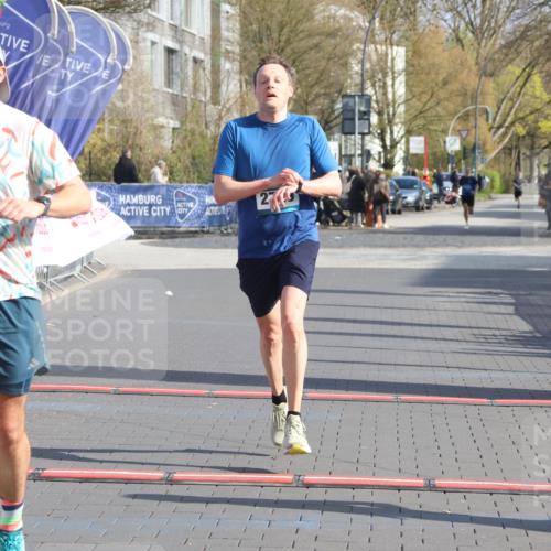 12.04.2026 - 45. Internationalen Wilhelmsburger Insellauf Strokosch-Dieckow http://msf.ph/oto/9451887 12.04.2026 10:19:49 Ziel 2671, 2549, 3289, 5456, 2789 meine-sportfotos.de
