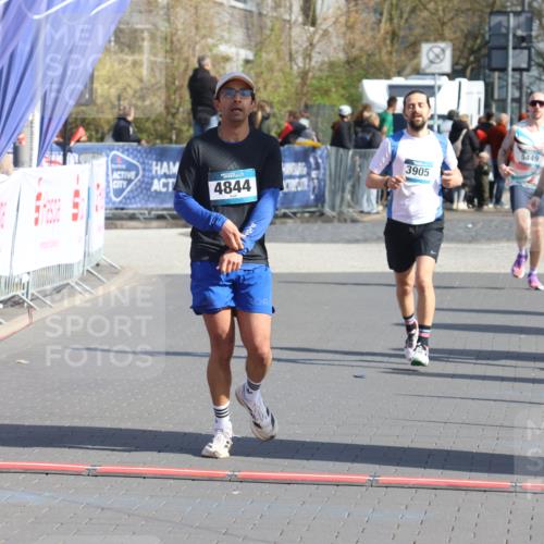 12.04.2026 - 45. Internationalen Wilhelmsburger Insellauf Strokosch-Dieckow http://msf.ph/oto/9451891 12.04.2026 10:32:27 Ziel 5522, 4844, 3666 meine-sportfotos.de