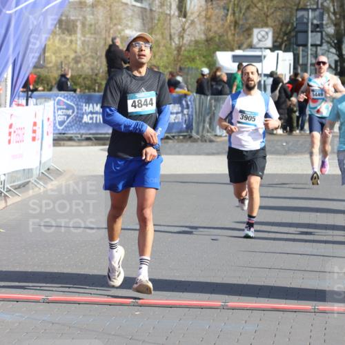 12.04.2026 - 45. Internationalen Wilhelmsburger Insellauf Strokosch-Dieckow http://msf.ph/oto/9451895 12.04.2026 10:32:28 Ziel 5522, 4844, 3666, 3905 meine-sportfotos.de