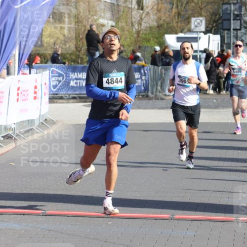 12.04.2026 - 45. Internationalen Wilhelmsburger Insellauf Strokosch-Dieckow http://msf.ph/oto/9451899 12.04.2026 10:32:28 Ziel 5522, 4844, 3666, 3905 meine-sportfotos.de