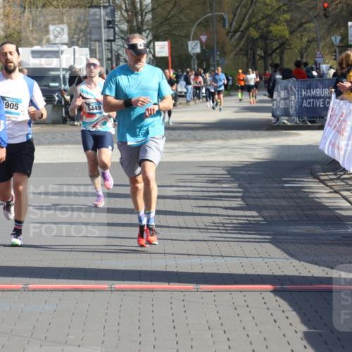 12.04.2026 - 45. Internationalen Wilhelmsburger Insellauf Strokosch-Dieckow http://msf.ph/oto/9451912 12.04.2026 10:32:29 Ziel 4844, 3666, 3905, 5449 meine-sportfotos.de