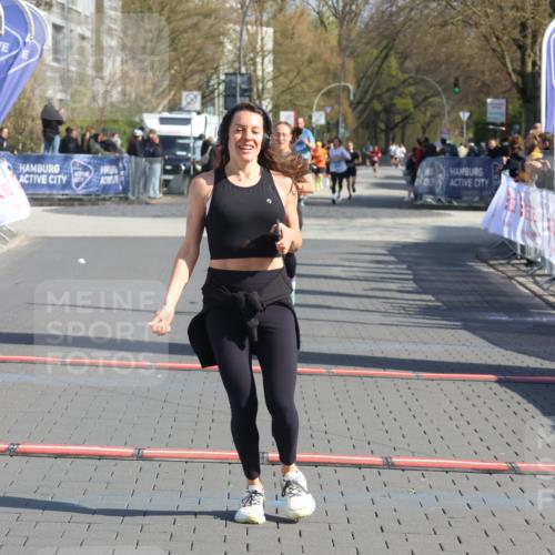 12.04.2026 - 45. Internationalen Wilhelmsburger Insellauf Strokosch-Dieckow http://msf.ph/oto/9451925 12.04.2026 10:32:42 Ziel 4554, 4378 meine-sportfotos.de