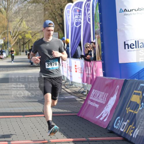 12.04.2026 - 45. Internationalen Wilhelmsburger Insellauf Strokosch-Dieckow http://msf.ph/oto/9451931 12.04.2026 10:20:12 Ziel 3976 meine-sportfotos.de