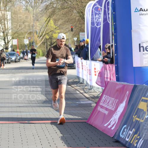 12.04.2026 - 45. Internationalen Wilhelmsburger Insellauf Strokosch-Dieckow http://msf.ph/oto/9451940 12.04.2026 10:20:19 Ziel 4162 meine-sportfotos.de