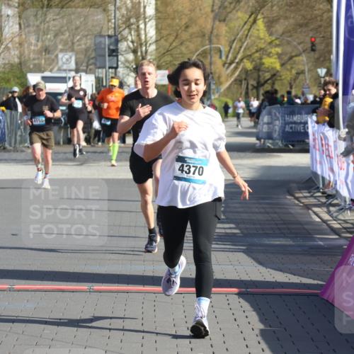 12.04.2026 - 45. Internationalen Wilhelmsburger Insellauf Strokosch-Dieckow http://msf.ph/oto/9451985 12.04.2026 10:32:55 Ziel 3675, 3876, 3506, 4370, 3983, 3114 meine-sportfotos.de