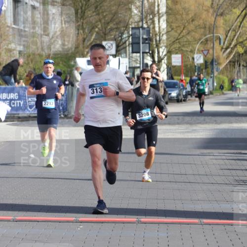 12.04.2026 - 45. Internationalen Wilhelmsburger Insellauf Strokosch-Dieckow http://msf.ph/oto/9451995 12.04.2026 10:21:11 Ziel 3134, 3208 meine-sportfotos.de