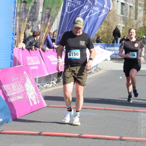 12.04.2026 - 45. Internationalen Wilhelmsburger Insellauf Strokosch-Dieckow http://msf.ph/oto/9451996 12.04.2026 10:33:02 Ziel 4150, 3296, 3323, 5639 meine-sportfotos.de