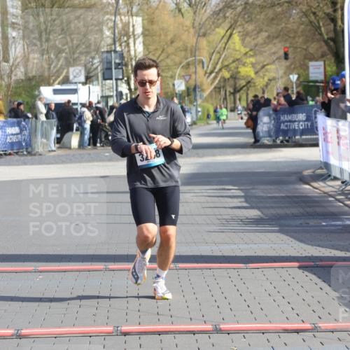 12.04.2026 - 45. Internationalen Wilhelmsburger Insellauf Strokosch-Dieckow http://msf.ph/oto/9452014 12.04.2026 10:21:14 Ziel 3134, 3208, 2212 meine-sportfotos.de