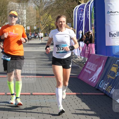 12.04.2026 - 45. Internationalen Wilhelmsburger Insellauf Strokosch-Dieckow http://msf.ph/oto/9452031 12.04.2026 10:33:05 Ziel 4150, 3296, 3323, 5639, 2071 meine-sportfotos.de