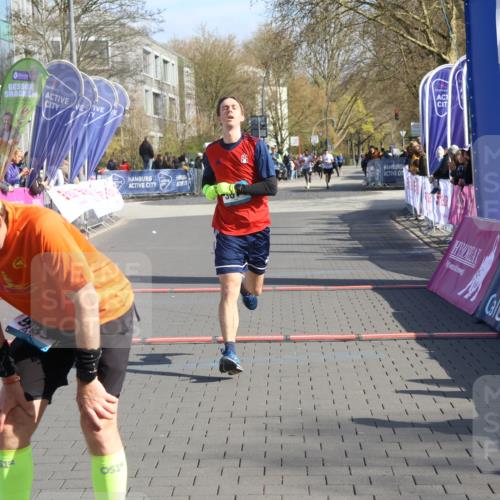 12.04.2026 - 45. Internationalen Wilhelmsburger Insellauf Strokosch-Dieckow http://msf.ph/oto/9452051 12.04.2026 10:33:11 Ziel 2071, 3014 meine-sportfotos.de